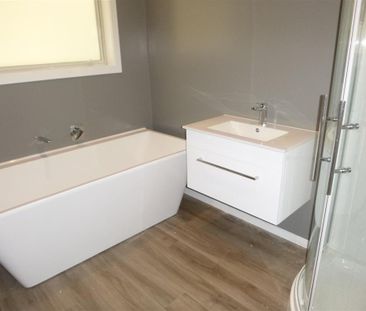 WAINUIOMATA LIVING - Photo 5