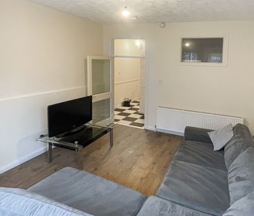 1, 39, Thorndale Avenue, Belfast, BT14 6B - Photo 2