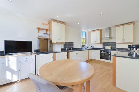 2 bedroom apartment to rent - Photo 5