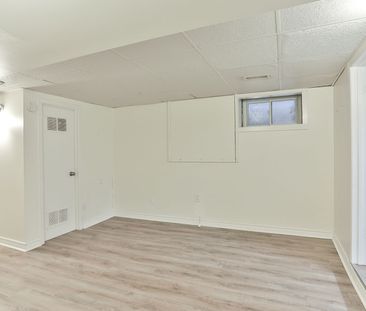 For Lease - 98 Uxbridge Avenue, Toronto, Ontario - Photo 4
