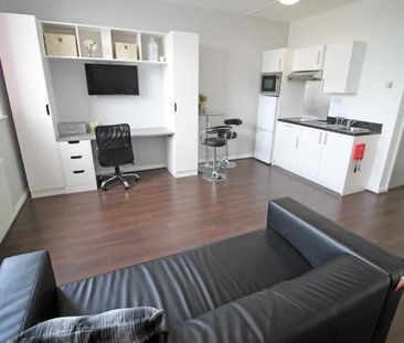 Studio to rent - Photo 2