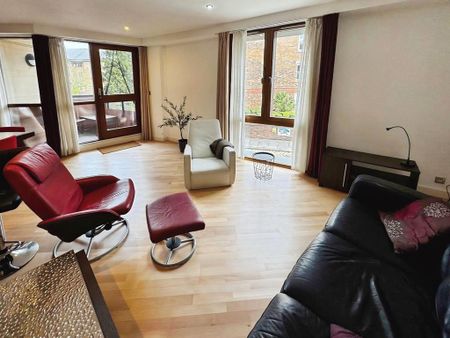 2 bedroom flat to rent - Photo 2