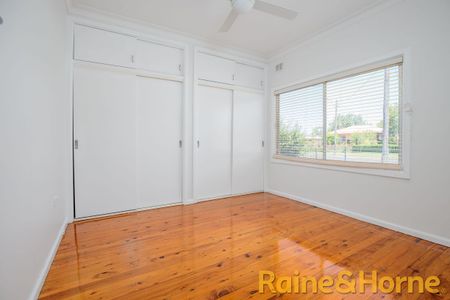 8 Laughton, Dubbo, NSW 2830 - Photo 2