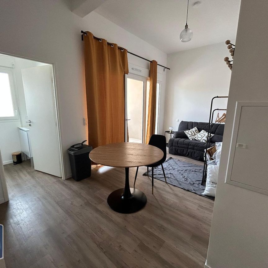 Location Appartement 1 pièce 20m² AYTRE 17440 - Photo 1