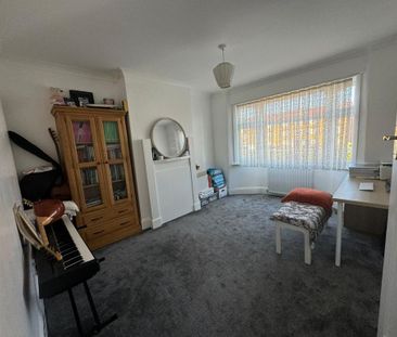 3 bedroom end of terrace house to rent - Photo 5