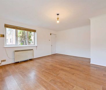 A ground floor studio located in the village of Bourne End - Photo 3