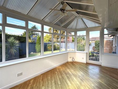 2 bedroom bungalow to rent - Photo 3