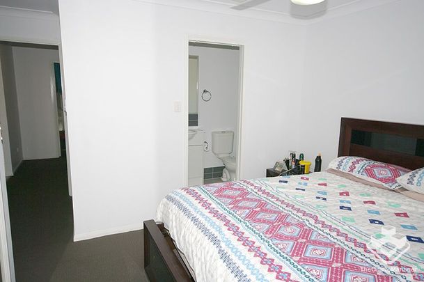 SHORT TERM TENANCY 6MTHS $440 3BED, 2BATH, 1 CAR - Photo 1