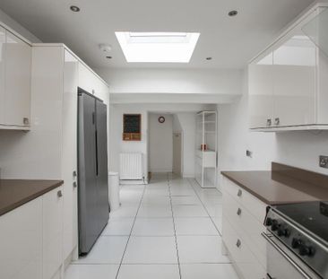 4 bedroom semi-detached house to rent - Photo 1