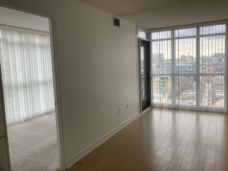 For Lease - 15 Iceboat Terrace Unit# 1612, Toronto, Ontario - Photo 5