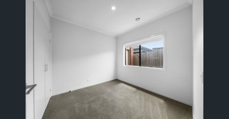 FAMILY HOME WITH ALL COMFORTS! - Photo 4