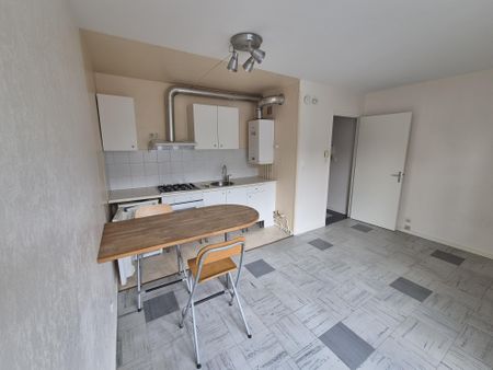 Location Appartement 1 pièce 22m² TULLE 19000 - Photo 3