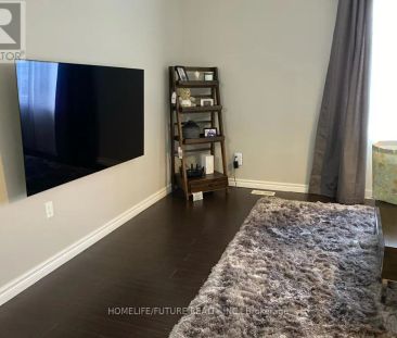 31 MIDDLECOTE DRIVE - Photo 1