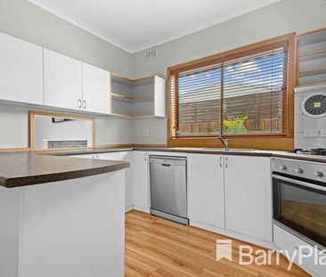 Low-Maintenance Living in Sought-After Edithvale - Photo 3