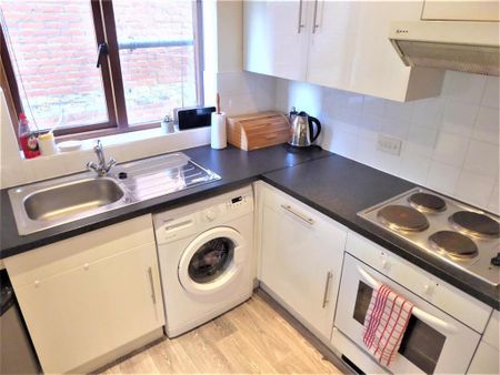 1 bedroom flat to rent - Photo 5