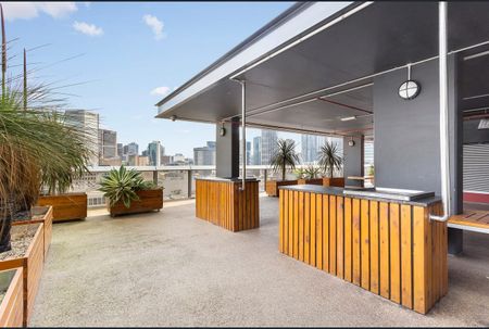 City Apartment - Photo 3