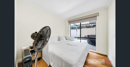 Modern 3-Bedroom Family Home with Ensuite, Double Garage & Prime Roxburgh Park Location - Photo 5