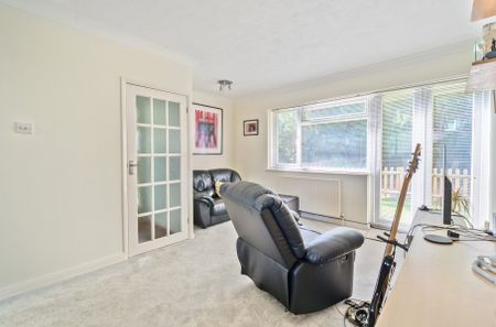 Devoke Way, Walton-On-Thames, Surrey, KT12 - Photo 3