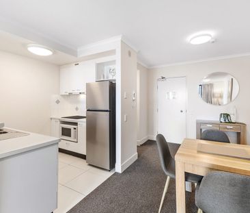 Stylish 1 bedroom Apartment in Neptune Resort Broadbeach - Photo 4