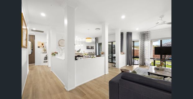 Four bedroom Modern home - Photo 1