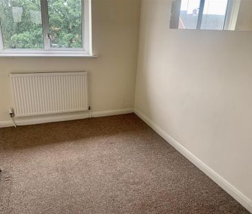 3 bedroom end of terrace house to rent - Photo 5