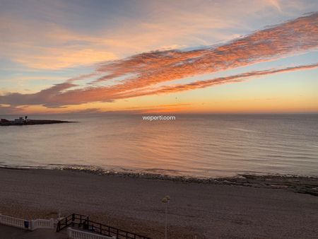 Apartment in Torrevieja, Playa de los Locos, for rent - Photo 2