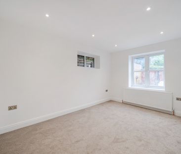 3 Bed Flat, West Hill, CR2 - Photo 4