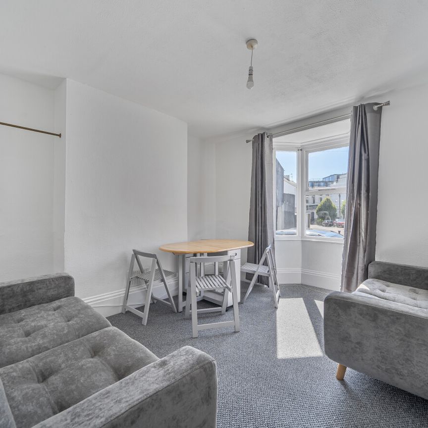 3 bedroom terraced maisonette to rent - Photo 1