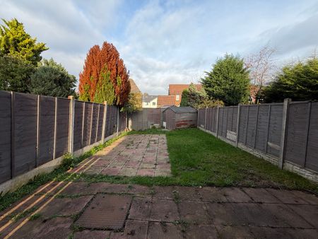 Dales Close, Dunstall, Wolverhampton - Photo 2