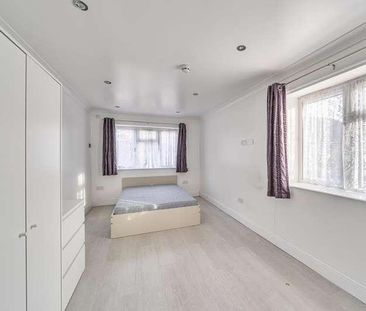 Highfield Close, Kingsbury, NW9 - Photo 2