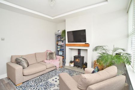 2 bedroom terraced house to rent - Photo 3