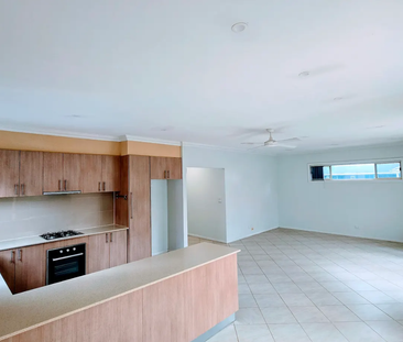 Spacious 3-Bedroom Family Home for Rent in Mernda Village Estate - Photo 3