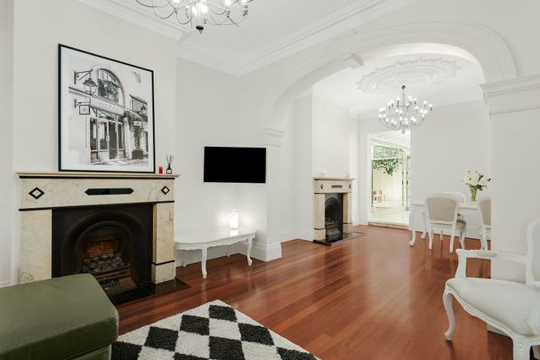 Luxuriously Elegant Victorian Terrace - Photo 1