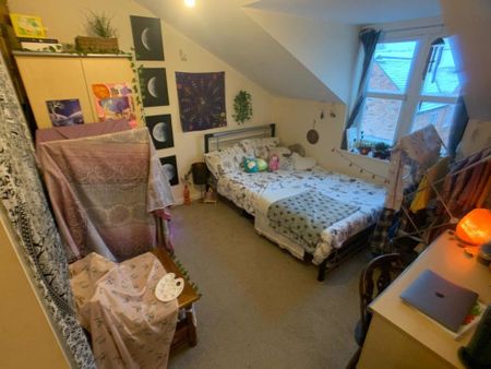 Stephenson Court, Leeman Road - 10969 - Photo 4