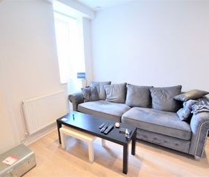 1 Bedrooms Flat to rent in High Street, Camberley GU15 | £ 208 - Photo 1