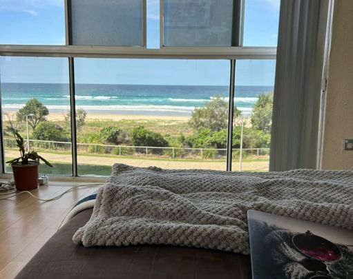 Broadbeach - Photo 1