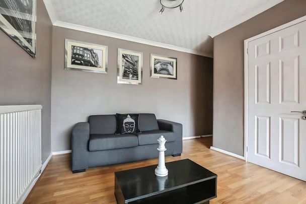 3 bedroom semi-detached house to rent - Photo 1