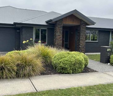 Four bedroom family home in sought after location - Photo 3