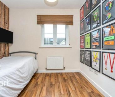 2 bedroom coach house to rent - Photo 2