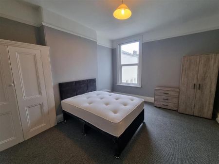 6 bedroom house to rent - Photo 4