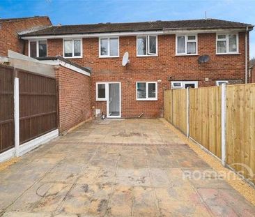 Severn Crescent, Slough, Berkshire, SL3 - Photo 3