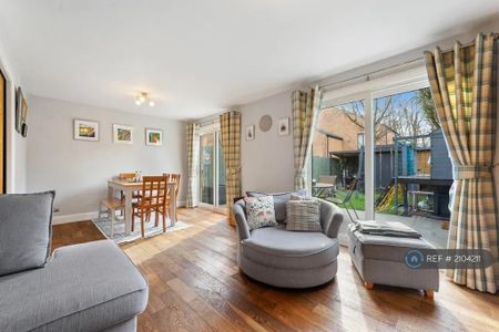 3 bedroom terraced house to rent - Photo 5