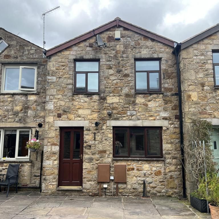 3 bedroom terraced house to rent - Photo 1
