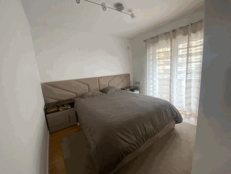 Apartamento T2 para arrendamento sem móveis com piscina nas Laranjeiras, Lisboa - Photo 3