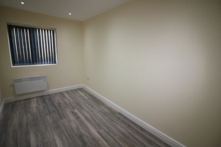 Jubilee House, Leeds, LS7 - Photo 2