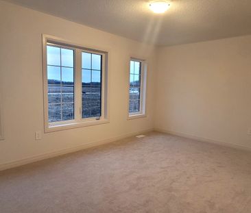 For Lease - 37 Stockholm Road, Barrie, Ontario - Photo 2