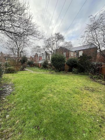 6 bedroom semi-detached house to rent - Photo 3