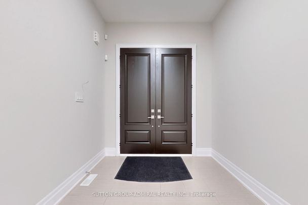 For Lease - 15 Settlers Field Road, Brampton, Ontario - Photo 1