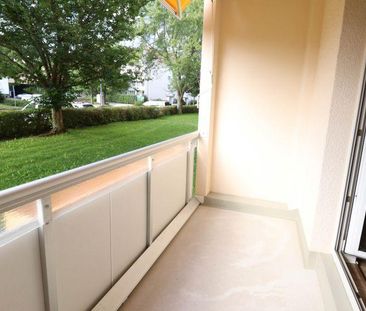 frisch sanierte 3-Raumwohnung mit Balkon und Dusche - Photo 1