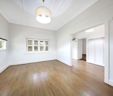 288 Jasper Rd, McKinnon VIC 3204 - House For Rent | Domain - Photo 3